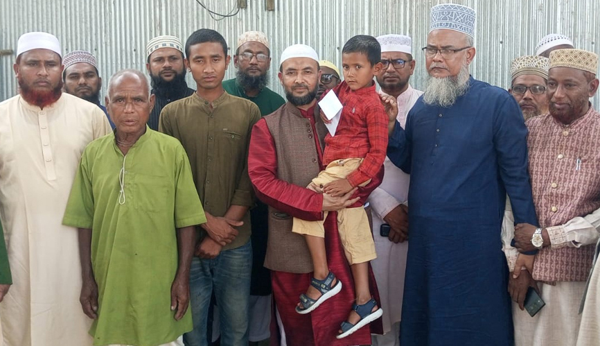 প্রতিশ্রুতি অনুযায়ী মা-বাবা হারানো দিপুকে সহায়তা শুরু করল জামায়াত