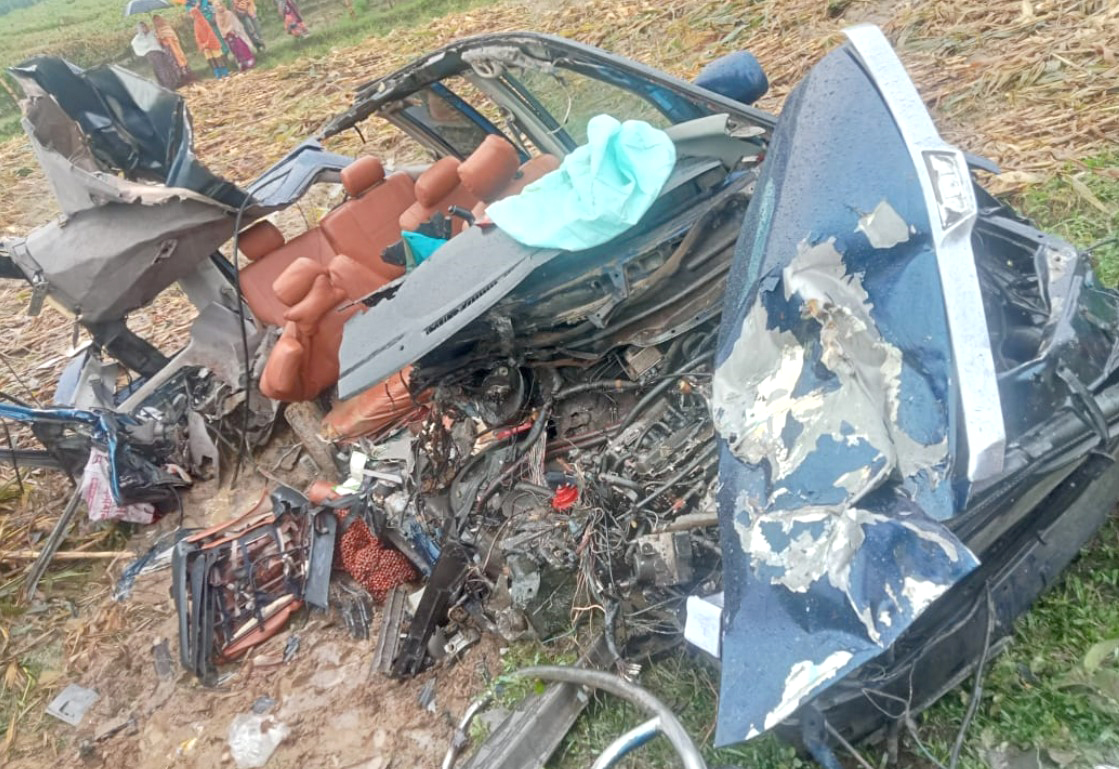 দিনাজপুরে ট্রাক-মাইক্রোবাস সংঘর্ষে নিহত ৪